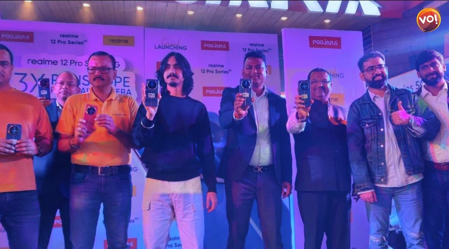 Aditya Gadhvi Unveils the Stunning realme 12 Pro Series 5G at Poojara Telecom Rajkot